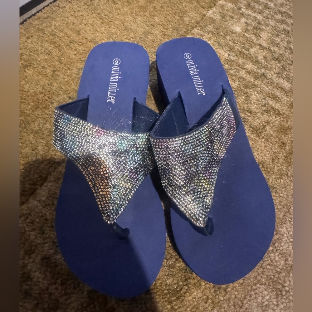 BRAND NEW-Olivia Miller Women's Blue Gemstone Heeled Flip Flops - Picture 6 of 6